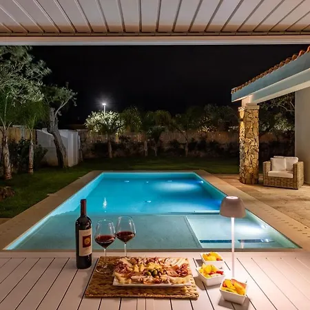 Adalgisa - Luxury Private Pool And Garden 빌라