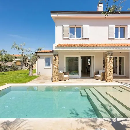 Adalgisa - Luxury Private Pool And Garden Villa *