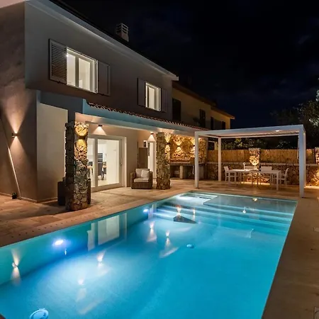 Adalgisa - Luxury Private Pool And Garden
