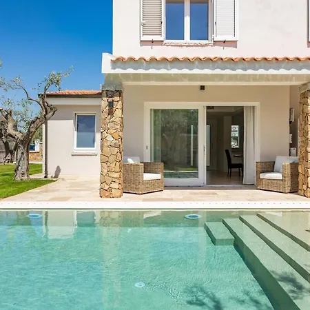 Adalgisa - Luxury Private Pool And Garden 빌라 Su Loi