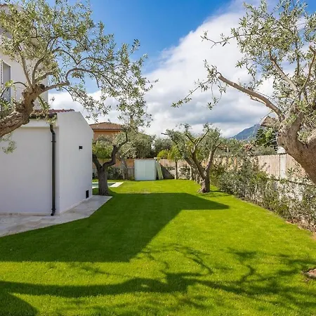 Adalgisa - Luxury Private Pool And Garden Su Loi