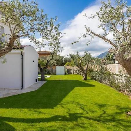 Adalgisa - Luxury Private Pool And Garden Su Loi